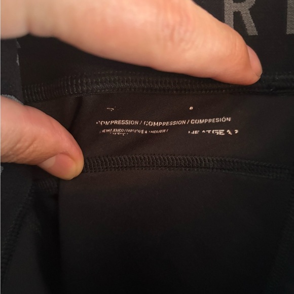 Under Armour Compression Leggings | Women’s Small Black HeatGear - Picture 5 of 7